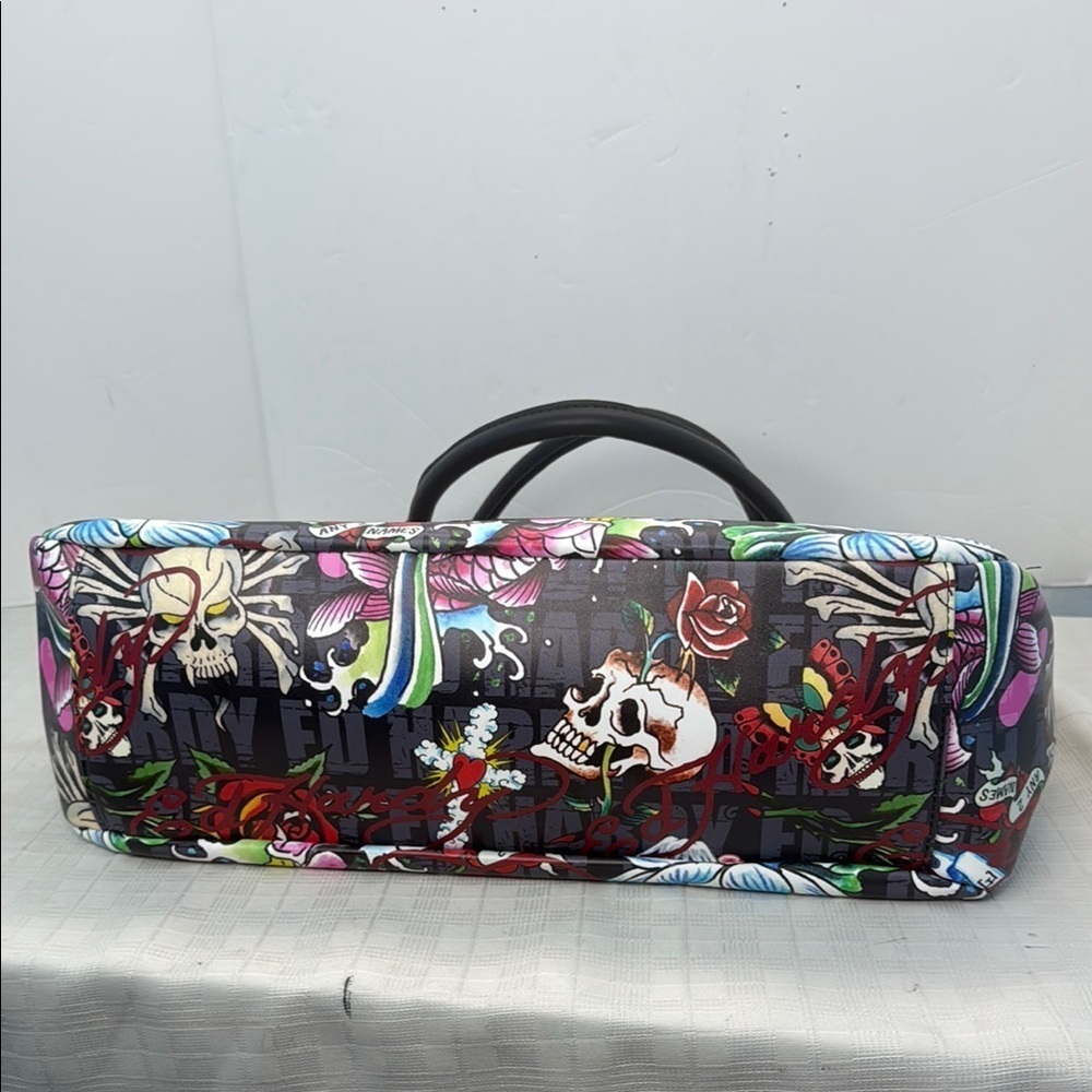 Ed Hardy Black and Red Shoulder Bag with Tattoo-Inspired Design - Picture 5 of 11